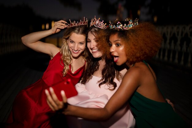 Why Pageant Queens Rely on Maskee During Outfit Changes
